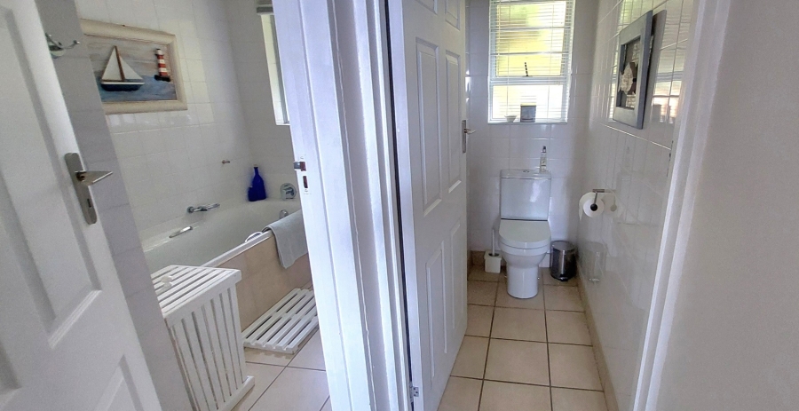 3 Bedroom Property for Sale in Sunrise On Sea Eastern Cape